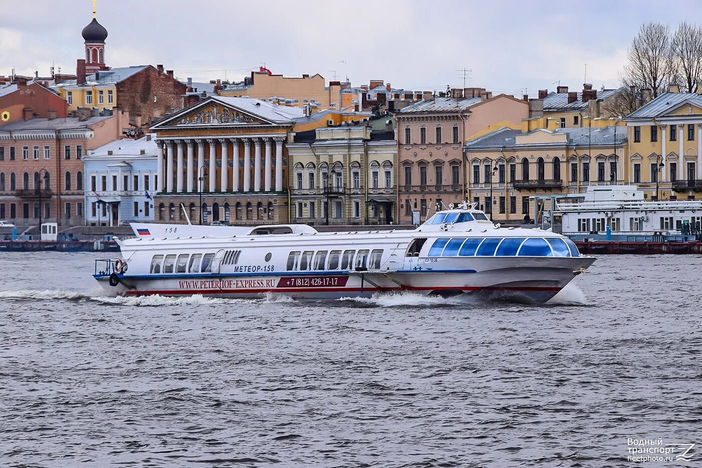 Петербург петергоф метеор цена билета. Метеор Питер Петергоф. Метеор Санкт-Петербург Петергоф Кронштадт. Метеор 158 Санкт-Петербург. Метеор катер Питер.