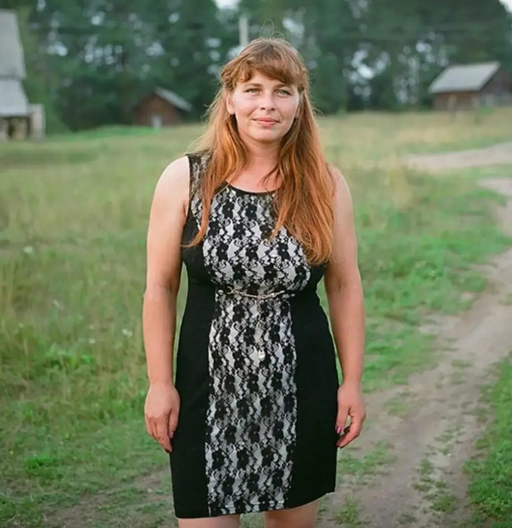 Она девочка из глубинки. Она девочка из глубинки