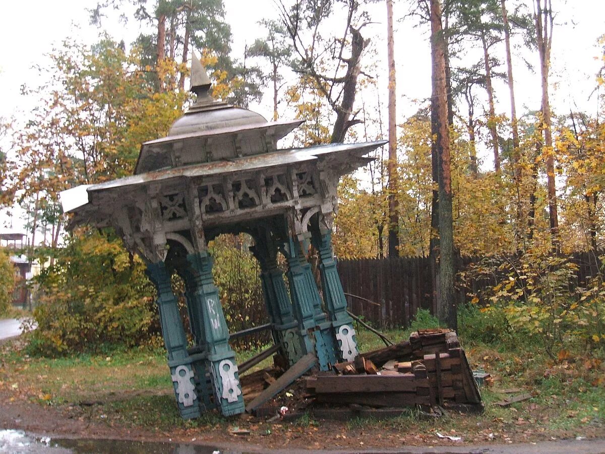 Беседка Шаляпина в Сестрорецке. Шаляпинская беседка в Сестрорецке. Сестрорецкий курорт беседка Шаляпина. Сестрорецкий курорт беседка. Беседки ленинградская область