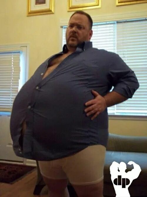 Большой жирный. Самые большие мужские животы. Толстый парень с большим животом. Мужчина с большим пузом.