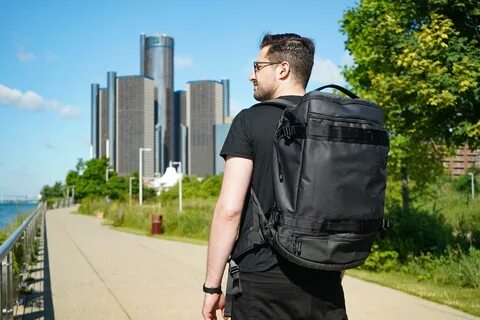 Travelers backpacks как снять