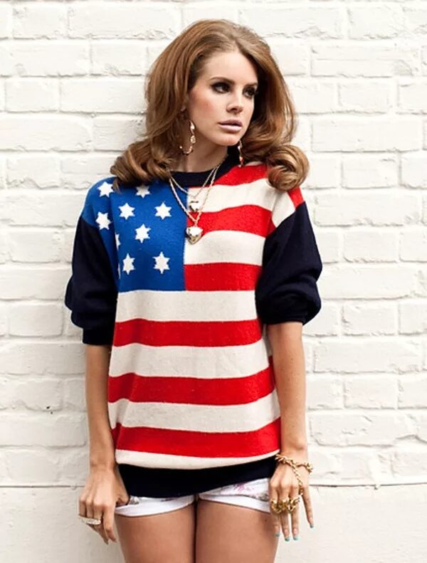 Интернет одежда сша. Интернет одежда сша. Лана дель рей с американским флагом. Американка одежда. Ральф лорен олимпийская сборная сша 21 год.