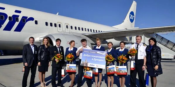 ЮТЭЙР экипаж. Шнырев пилот ЮТЭЙР. Самолёт UTAIR аэропорт Внуково.