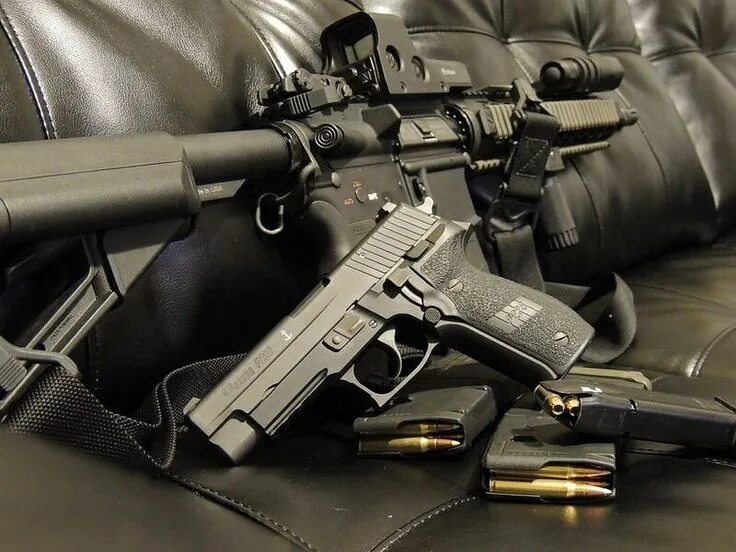 Крутые пистолеты. Gun aut. Cursed weapons. Чел с оружием. Gun reloading.