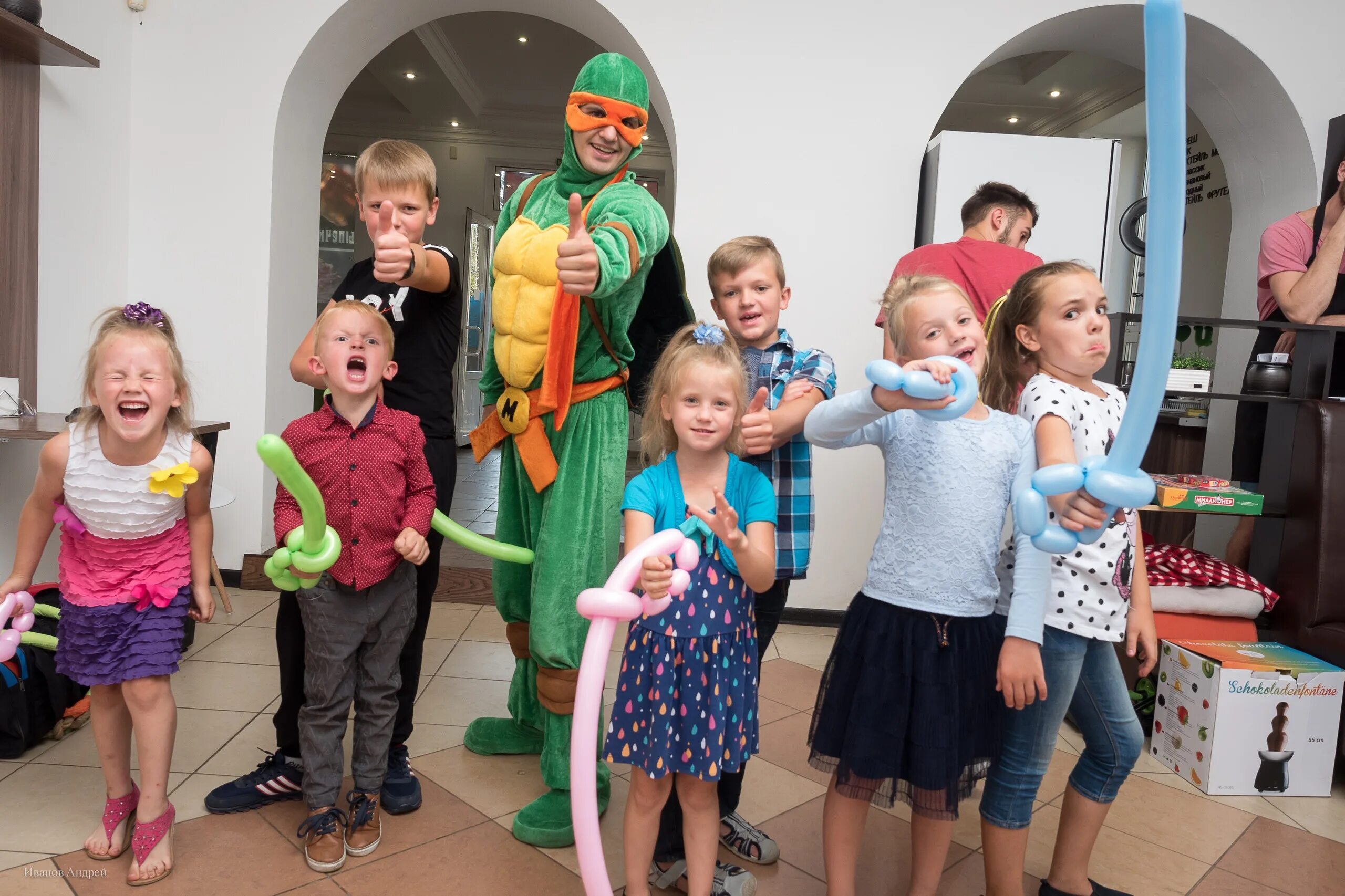 изостудия интерьер. вакансии детских студий. творческая мастерская для детей. детская архитектурная художественная школа. студия рисования для детей.