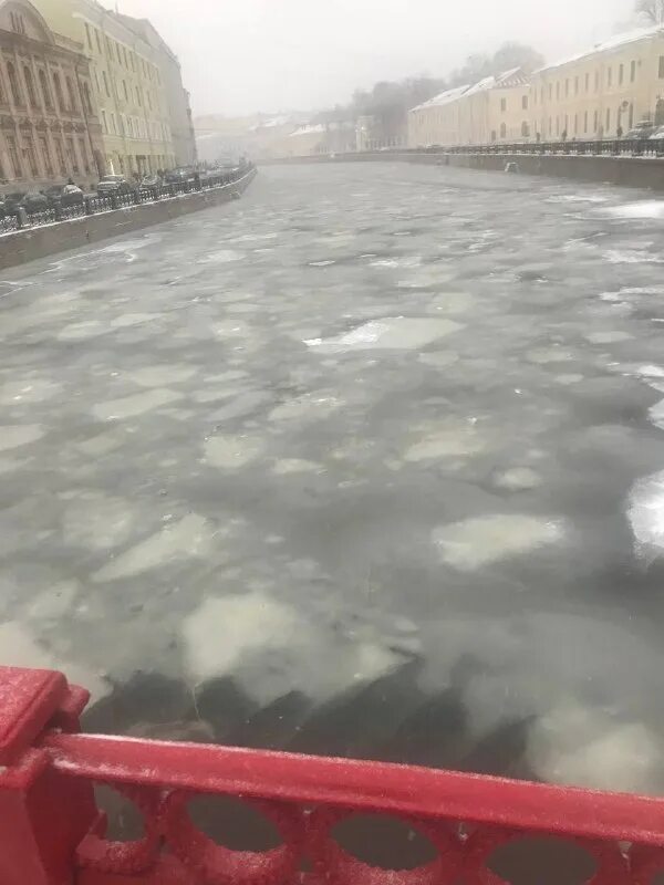 в питере замерзшие каналы. ледяное сало санкт-петербург. замерзшая нева в питере. замерзшие каналы петербурга. замерзшие каналы петербурга.