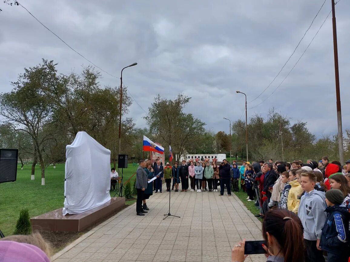 Погода дербетовка ставропольский край. Село Дербетовка Ставропольский край. Село Дербетовка стена памяти. Церкви в селе Дербетовка. Открытие памятника Дербетовка.