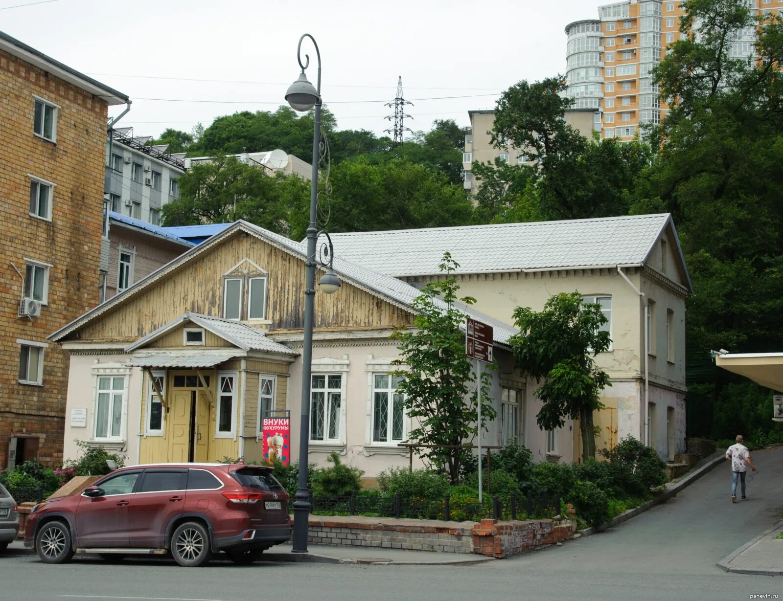 ул. Суханова, 11 - Владивосток