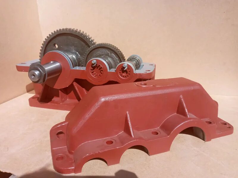 Редуктор рм 750. Два редуктора. Редуктор 1ц2у-250-20-31. Два редуктора. Редуктор 1ц2н-200.