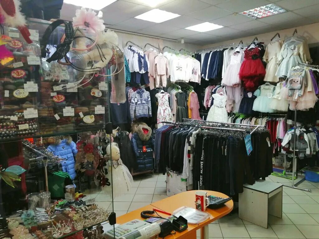 Магазин тканей в могилеве. Одежда из европы брянск бежица. Могилев секонд хенд. 21 век могилев пушкинский. Одежда могилев.