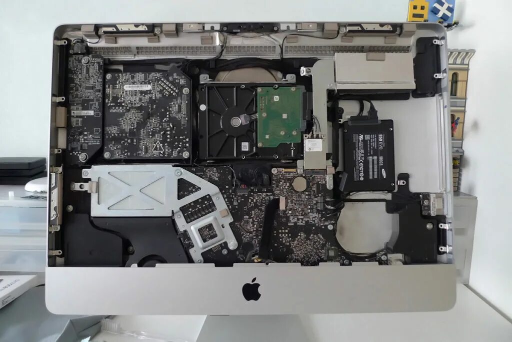 Imac установка ssd. Imac 2011 ssd. imac mid 2011. imac 21.5 2011. ssd в imac 2011 21.5.