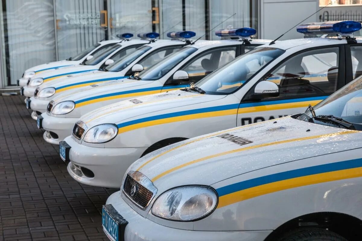 Украинские машины. Украинская полицейская машина. Заз таврия 1103 славута. Украинские машины. Украинские машины фото.