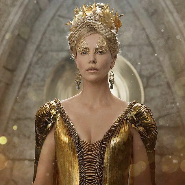 Женщина королева. Букингемский дворец елизавета 2. Королева британии 1898. Queen elizabeth 2. Золушка 2015 дризелла.