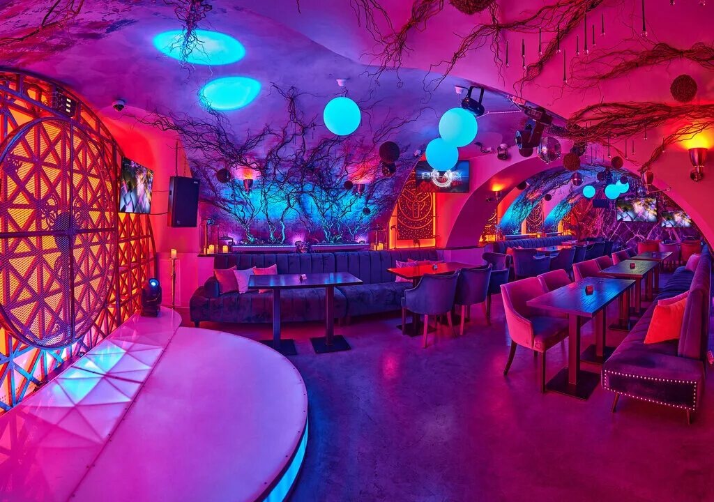 Москва цветной бульвар 34 fillary. Москва цветной бульвар 34 fillary. Fillary. Семенов караоке на цветном бульваре. Винный бар цирк.