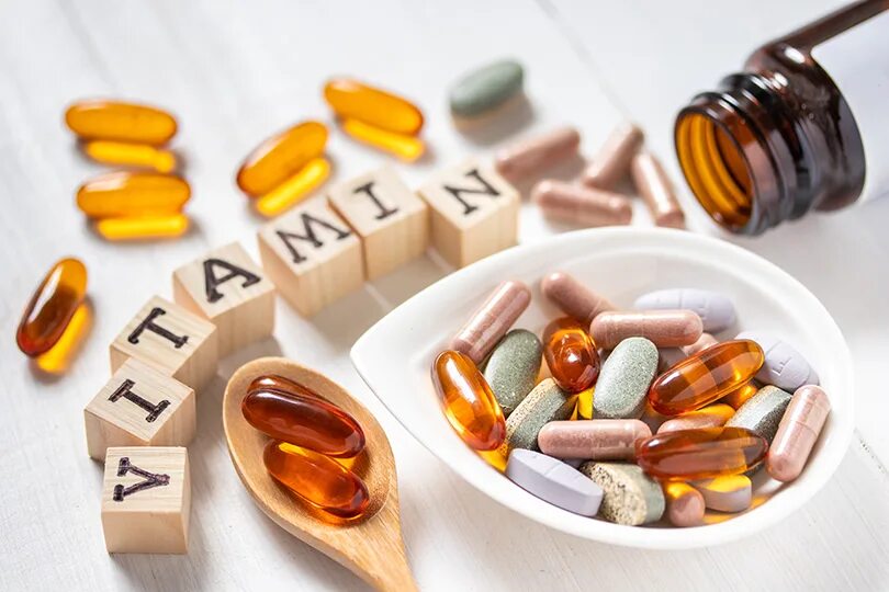 Vitamins dietary supplements. Витамины. Витамины лекарства. Витамины таблетки. Витаминхо таблетки.