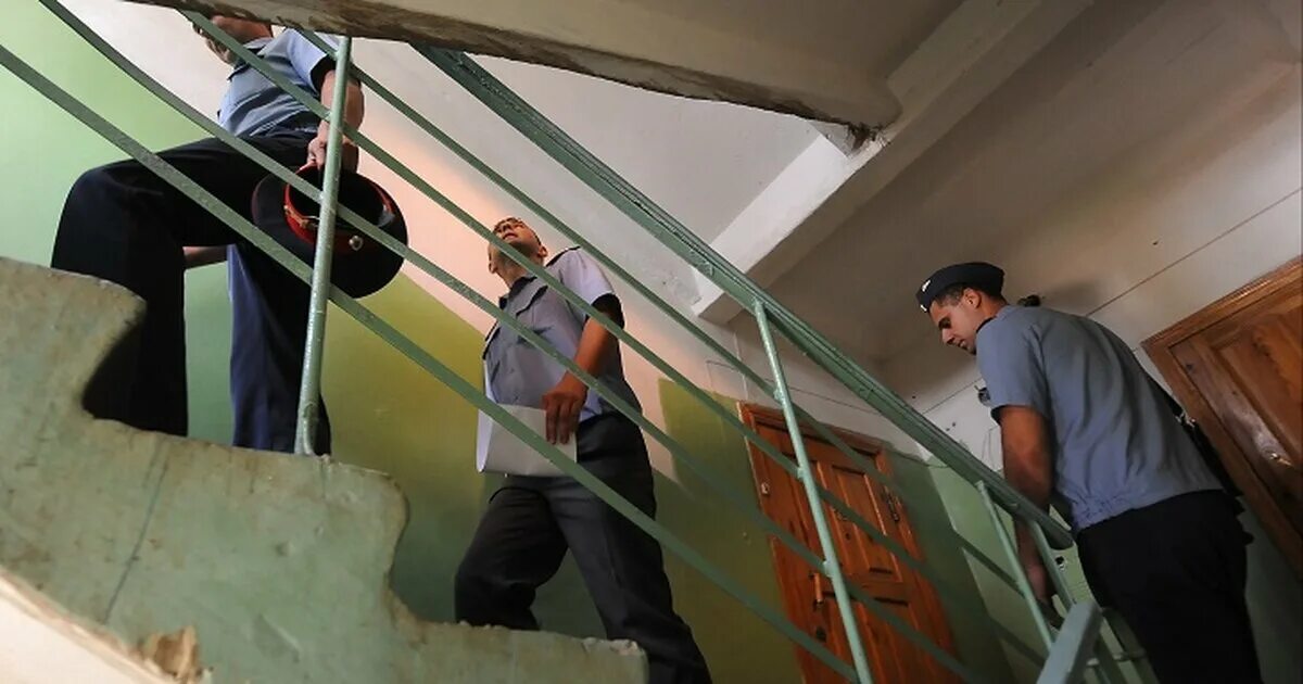 Помещений зданий сооружений и транспорта. Типология общественных зданий и сооружений. Транспортные объекты. Здание бытового обслуживания населения это. Производственное здание внутри.