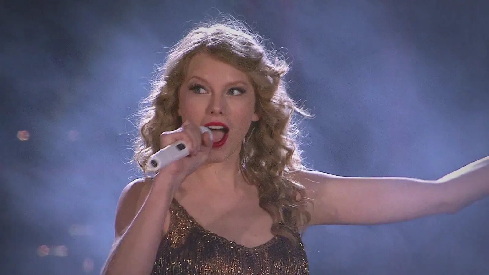 Ролик тейлор. Ed sheeran & taylor swift - everything has changed. Тейлор свифт т скотт иствуд. Fly spark. Марсело во имя любви.