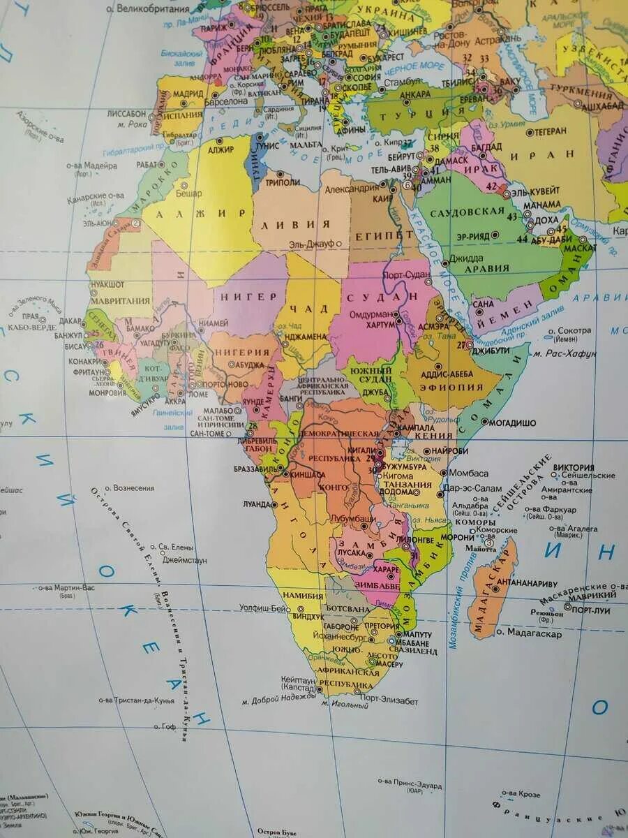 8 стран африки. Крупнейшие государства Африки на карте. Пять самых крупных государств Африки карта. Карта Африки со странами крупно на русском со столицами. 5 Крупнейших государств Африки по площади.