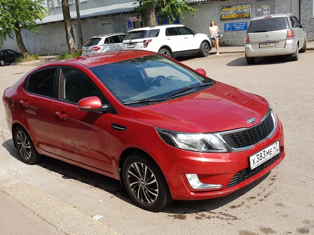 Киа Рио 2013 красная седан. Кия Рио 2013 седан красный. Kia Rio красная 2013. Kia Rio 2013. Rio красный