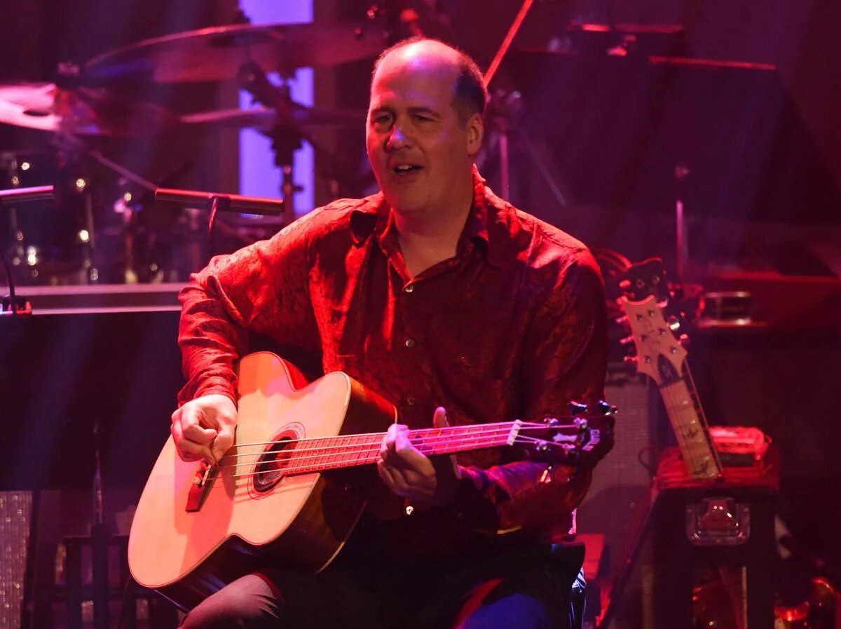 Бас гитарист нирваны 9 букв. Крист новоселич. krist novoselic nirvana. басист группы нирвана.