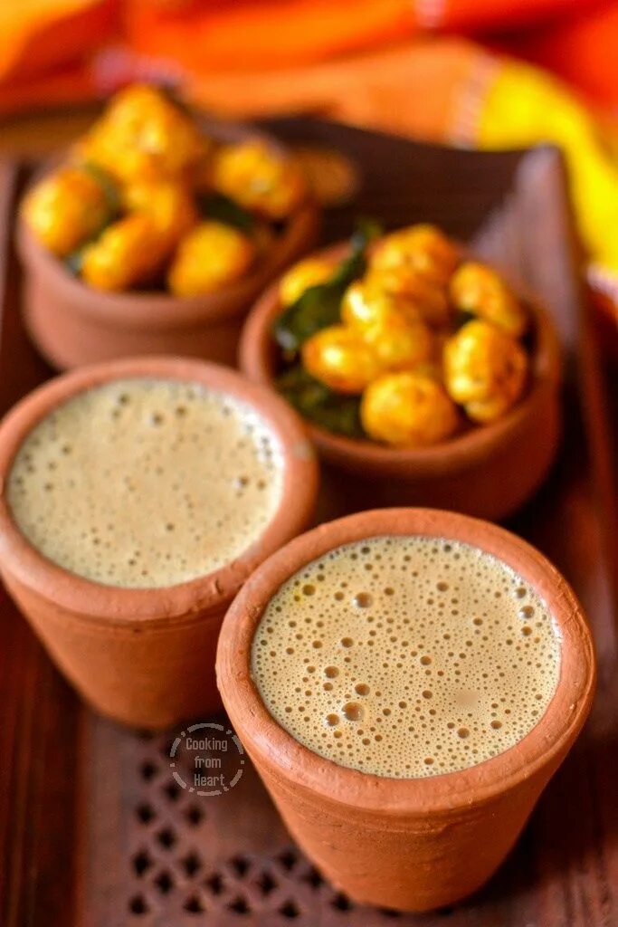 Индийский чай рецепт. Масала чай. Индийское чаепитие. Масала чай Индия. Чай масала желтого цвета.