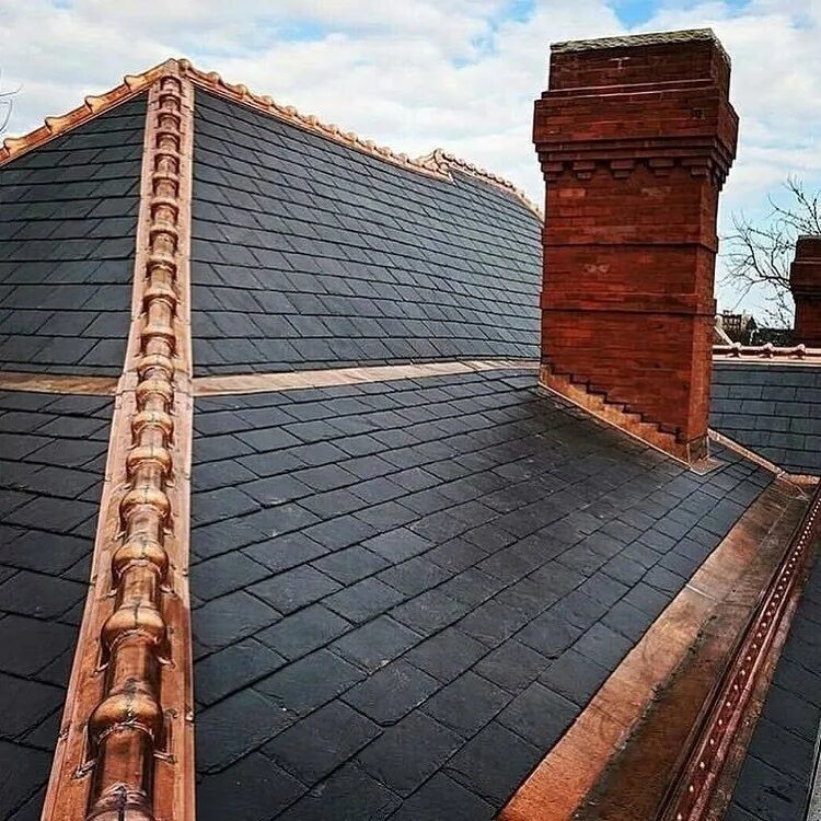 Кровля из меди. Фальцевая кровля из меди. Фальцевая кровля из меди. Медная кровля tegola. Фальцевая кровля из меди.