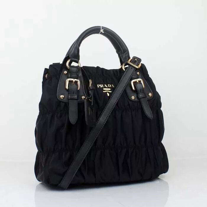 Сумки прада 2012 коллекция. Сумка prada galleria. Сумка прада белая. Prada сумка красная женская. Prada re edition красная.