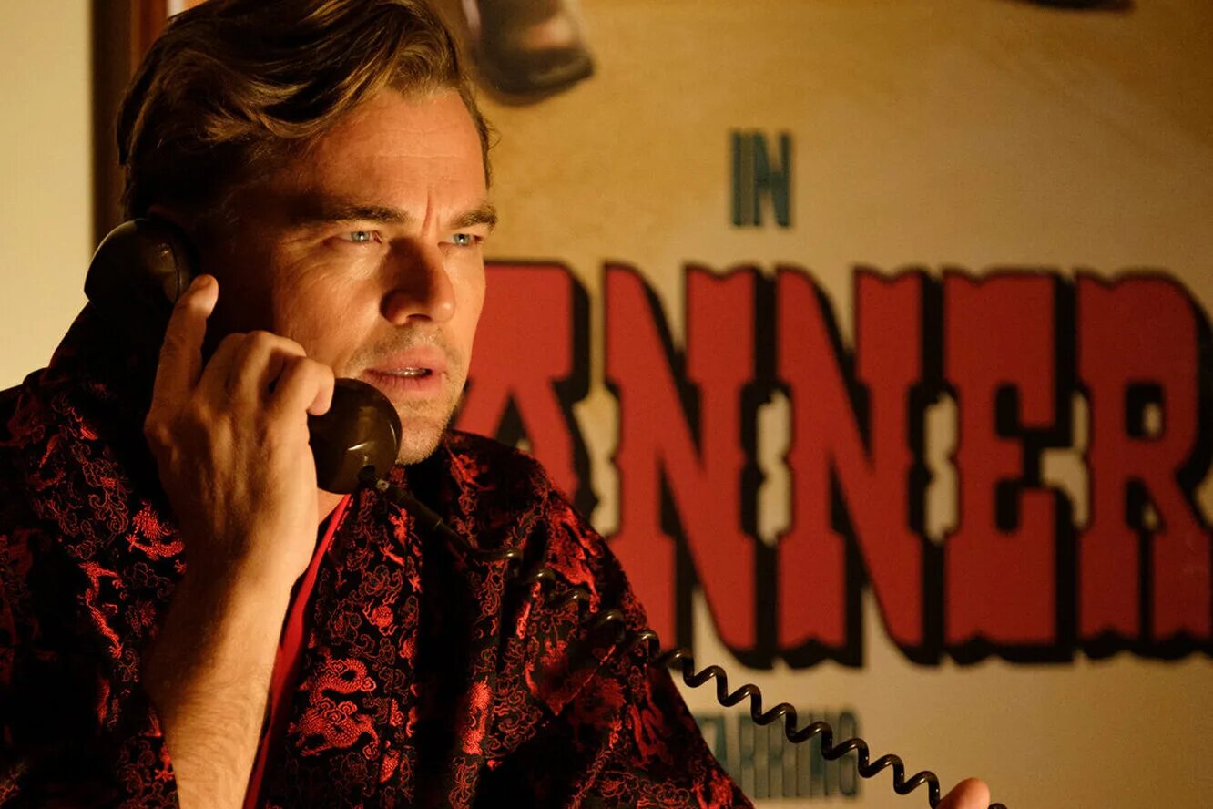 Однажды в голливуде квентин тарантино. Аль пачино однажды в голливуде. Однажды в голливуде квентин тарантино. Брэд питт однажды в голливуде. Однажды в голливуде тарантино.