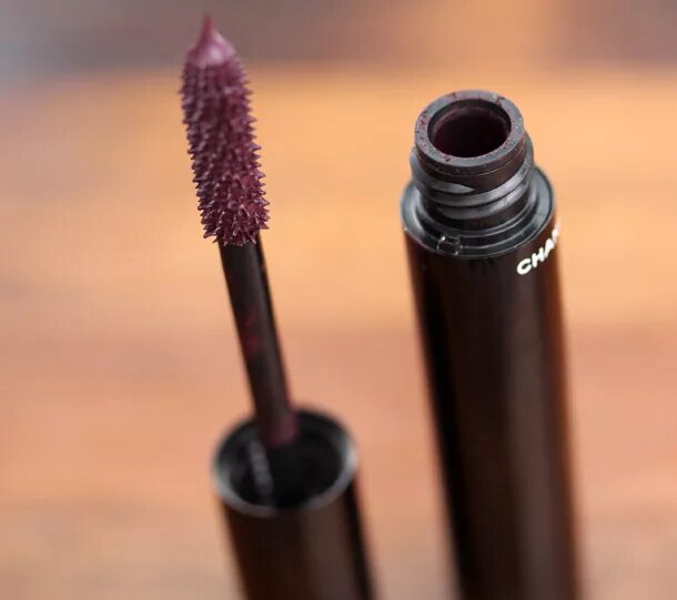 Тушь для ресниц burgundy. Бордовая тушь для ресниц. сливовая тушь. тушь сливового оттенка. сливовая тушь для ресниц.