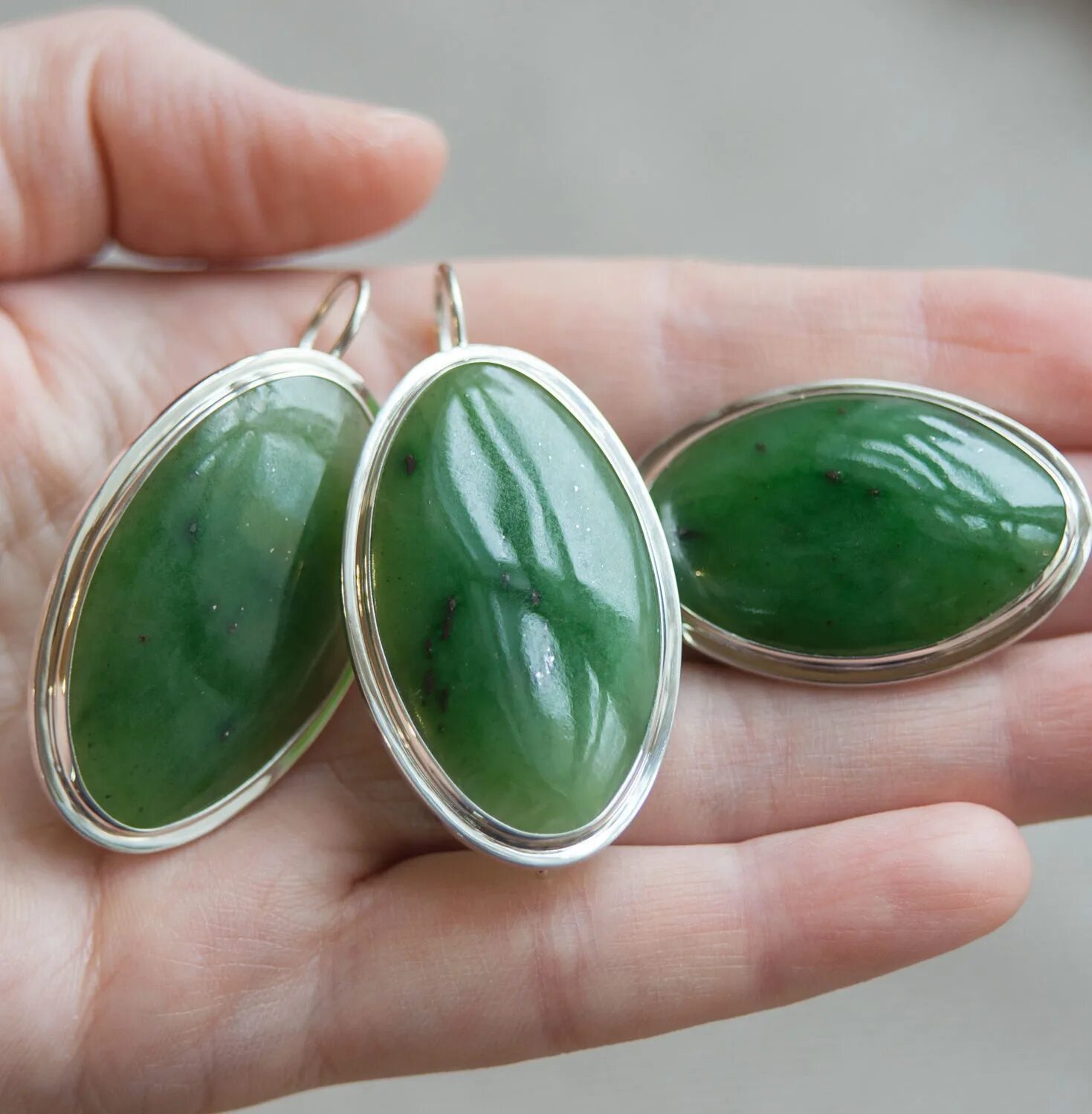 Как называется камень нефрит. Как называется камень нефрит. Нефрит самородок. Как называется камень нефрит. Халцедонский нефрит.