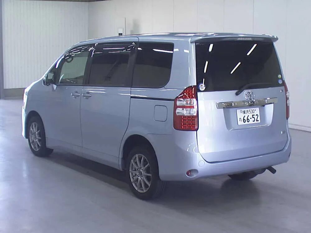 Noah 70. Toyota noah 70 кузов. Toyota noah 70 кузов. Noah 70. Toyota noah r70 белый фон.