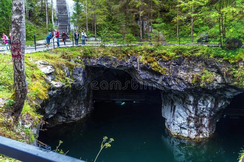 Сортавала рускеала автобус. Ruskeala Mountain Park перевод.