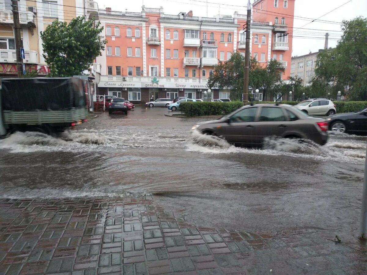 Потоп в Красноярске. Ливень в Красноярске затопило. Красноярск ливень потоп. Красноярск ливневые дожди.