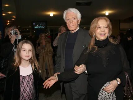 Yosh qizlarning keksa odam bilan porno video