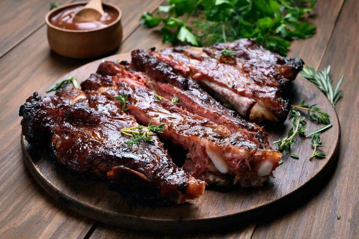 Как замариновать говяжьи ребрышки. Свиные ребрышки bbq. свиные рёбрышки spare ribs. говяжьи ребра. свиные ребра гриль.