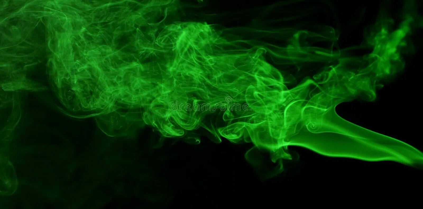 Газ зеленого цвета. Черный фон зеленый дым снизу. Fume.