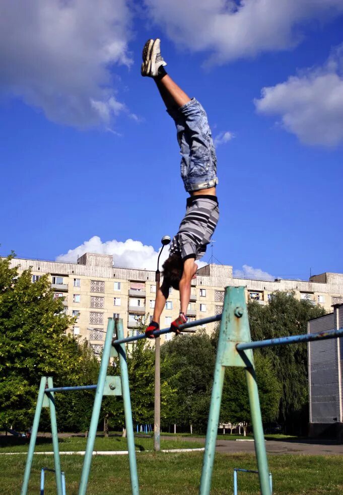 Легкие трюки на турнике. Трюки на турнике. Турник. Спорт турник. Workout турник.