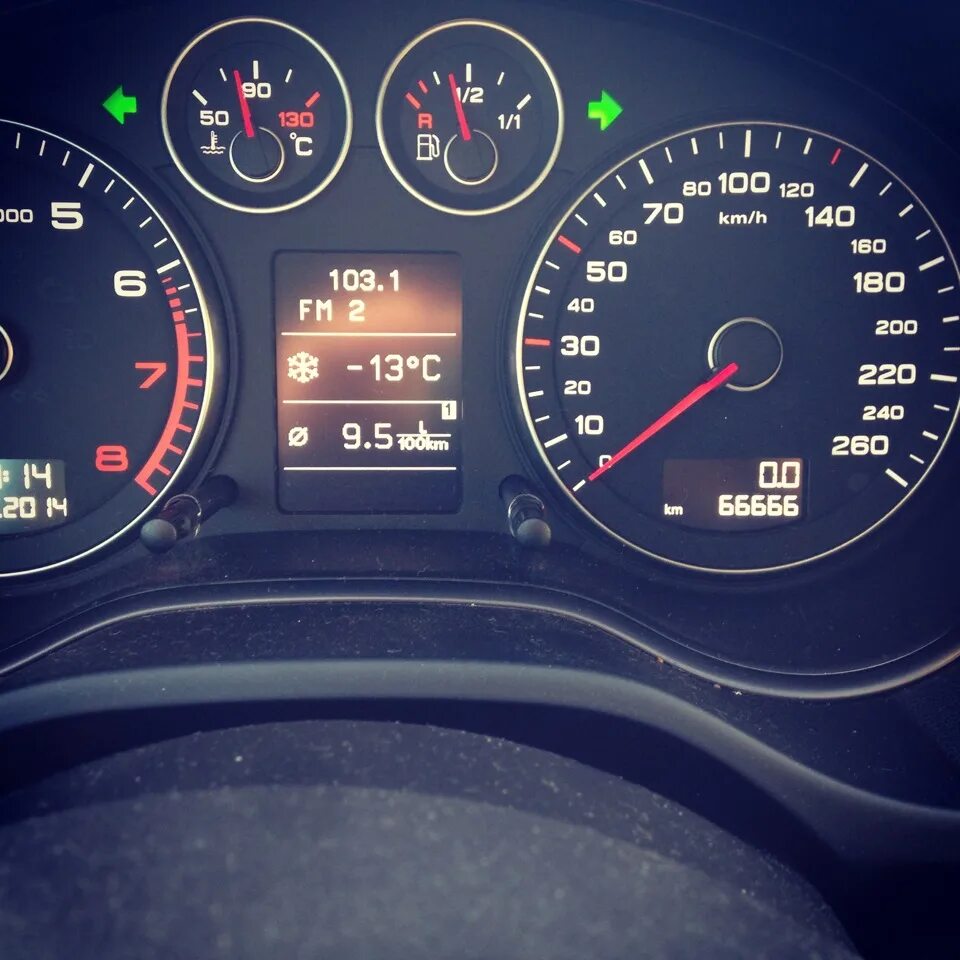 Неисправно табло. Табло audi q7 скорость 260. значки приборной панели ауди а3 спортбэк. ауди а 3 ошибки на табло. цифровое табло ауди.