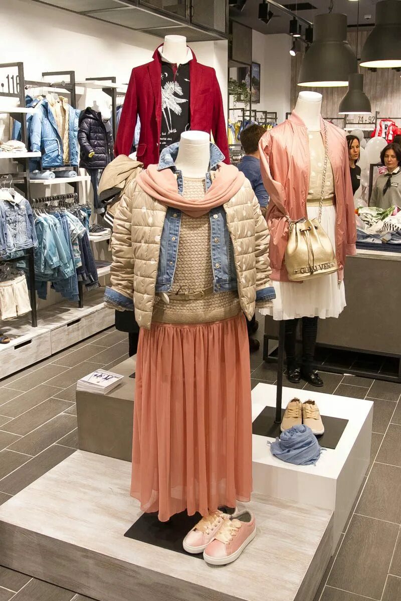 Тд гулливер. Магазин гулливер детская одежда. Гулливер одежда. Аутлет белая дача магазины гулливер ассортимент одежды и обуви. Европейский детские магазины.