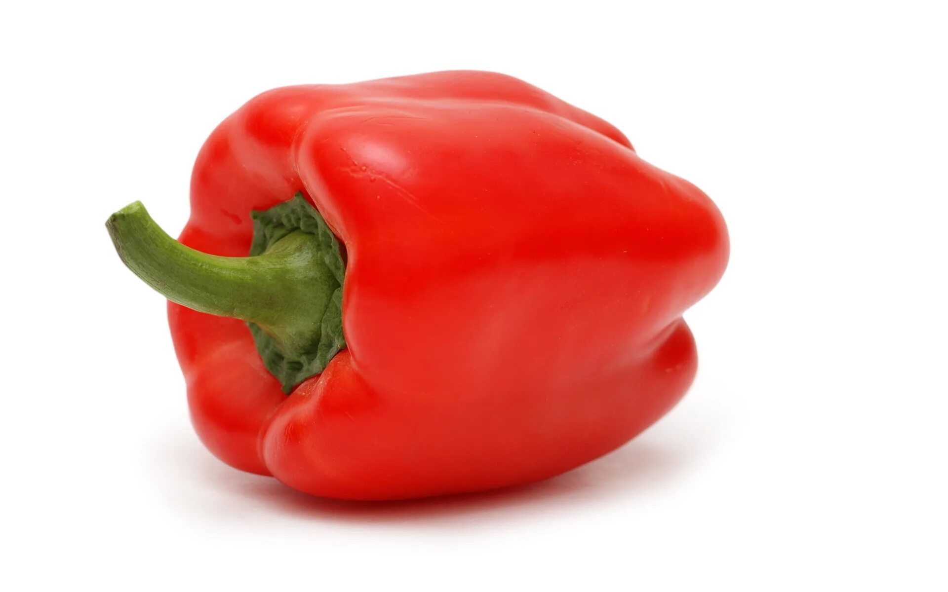 Сладкий перец овощ. Болгарский перец. Овощи перец. Красный перец. Красный перец на белом фоне.