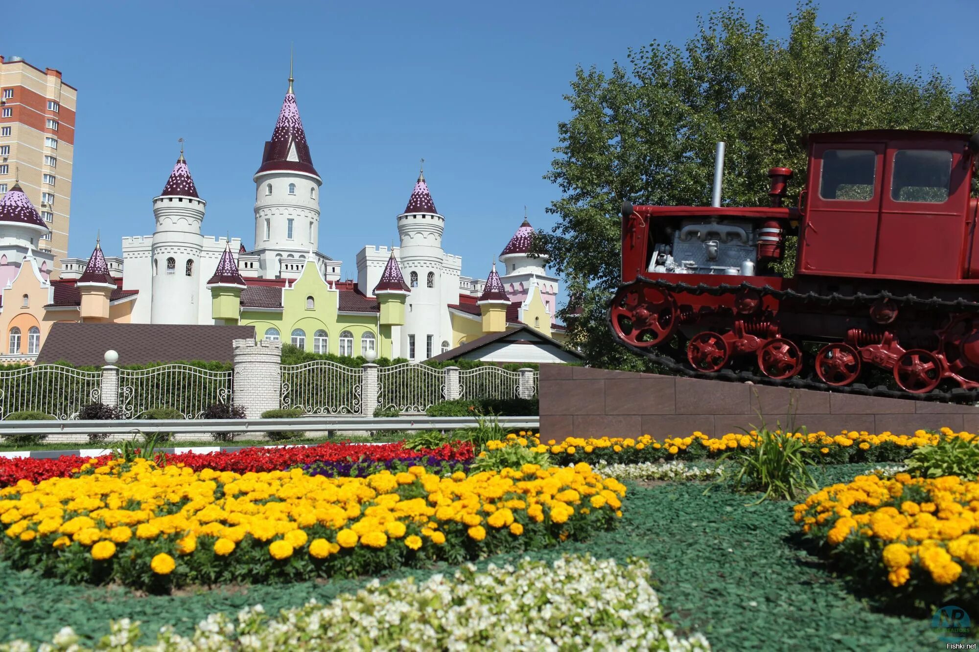 совхоз им ленина московская обл. замок детства совхоз имени ленина. москва, посёлок совхоза имени ленина. посёлок совхоза имени ленина. совхоз ленина фото.