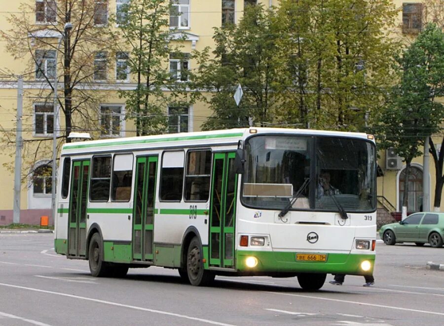 Движение пассажирского транспорта. ЛИАЗ 5256.26. Ярославская область ЛИАЗ-5256.26. ЛИАЗ 5256 Ярославль. ЛИАЗ-5256 автобус Ярославль.