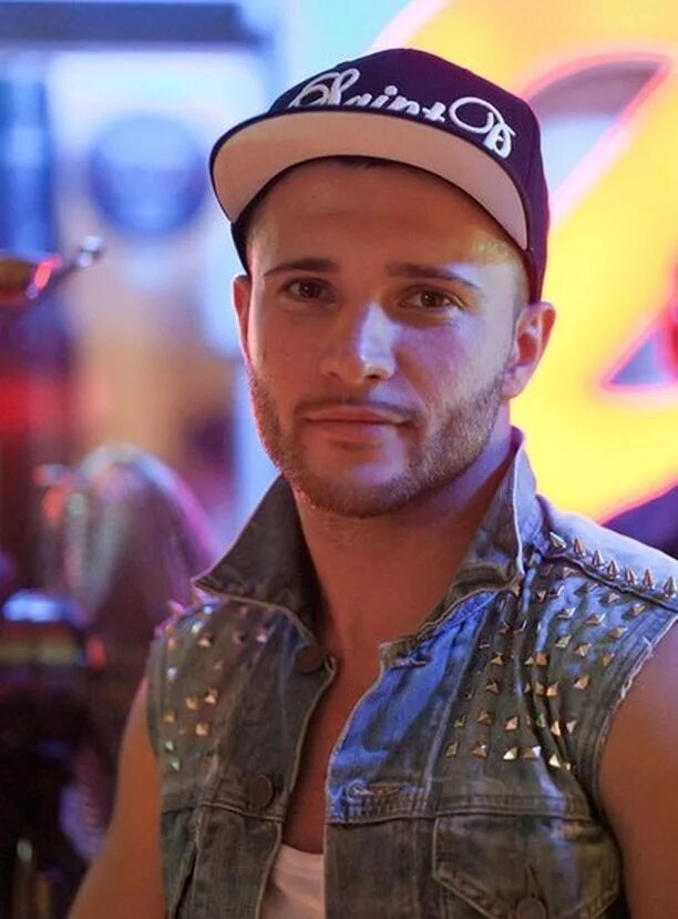 Демид. Димид. Демид резин каникулы в мексике. Демид каникулы в мексике. Демид великожон.