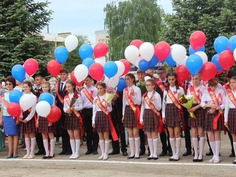 Погода п знаменском. Саратовская область Ивантеевский район п.Знаменский. Поселок Знаменский Саратовская область Ивантеевский район. Саратовская область Ивантеевский район п Знаменский школа. Знаменка школа Ивантеевский район.