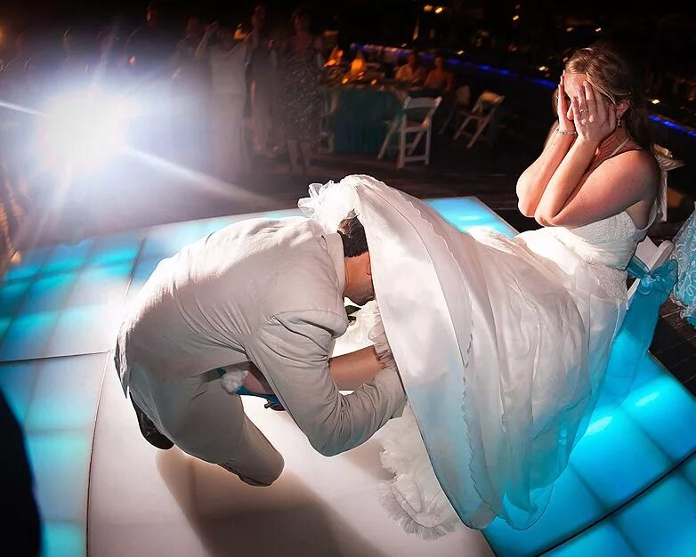 веселые конкурсы. жених алавердян. унижение невесты. снятие подвязки с невесты. карточка приветствие для гостиниц.