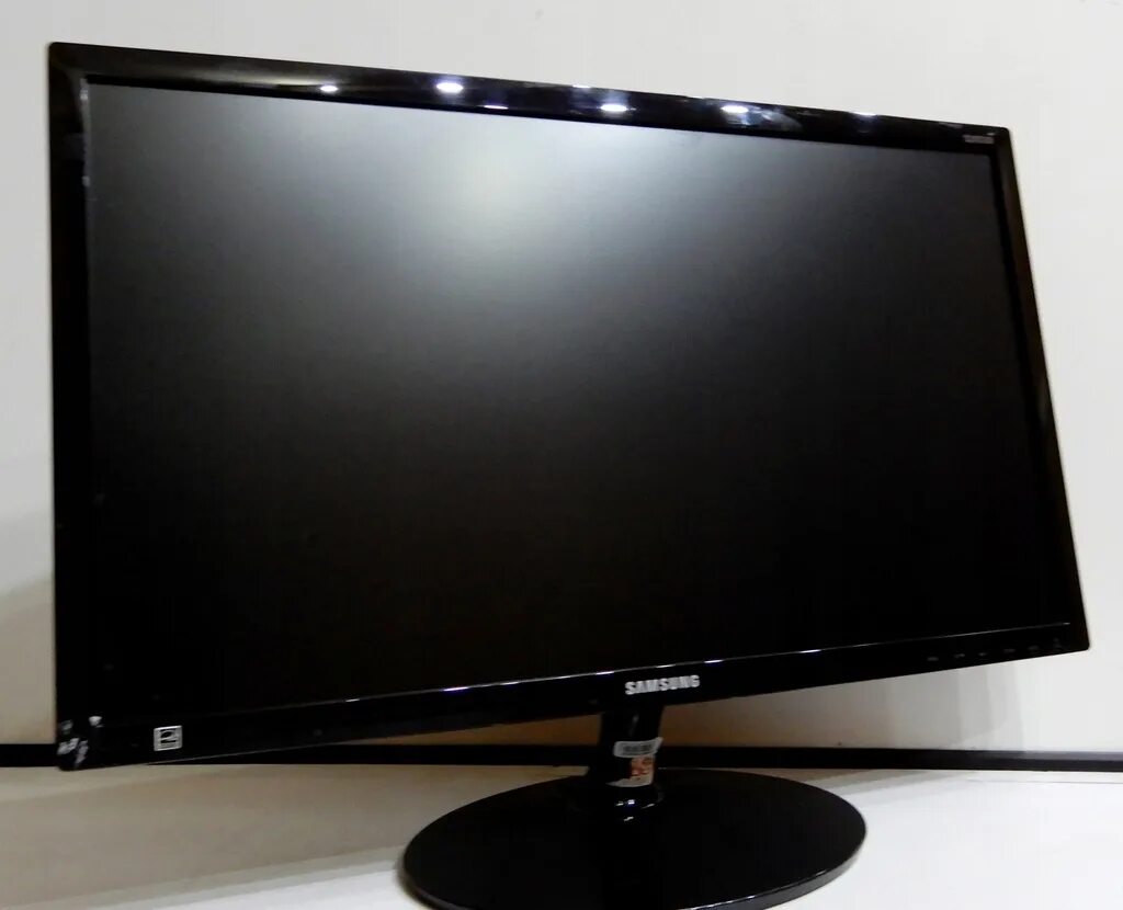 Монитор самсунг 24 дюйма. Samsung 24 s24d300h. 24" Монитор Samsung s24d300h. Монитор 24 Samsung s24d300h led. Samsung 24 дюйма купить