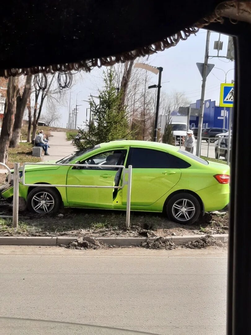 Бмв х5 выкинут на помойку. Дтп 163. Перекресток авроры и гагарина самара. Авария большая черниговка. Самарский бкк самара московское шоссе 234.