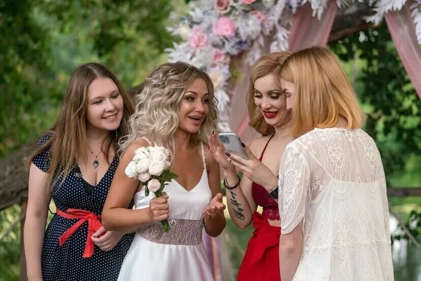 4 свадьбы 2 девушки