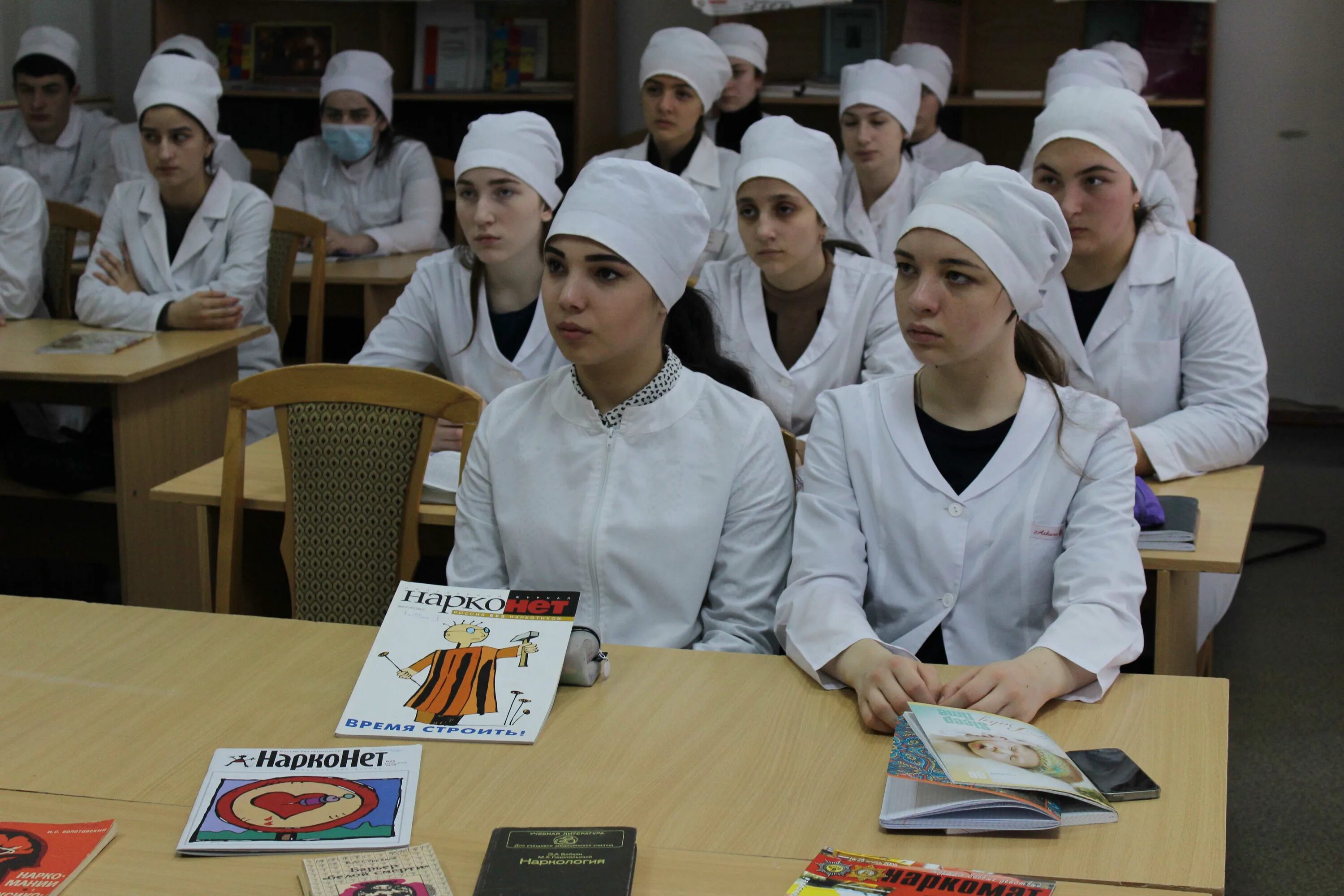 Черкесский колледжи. КЧМК колледж Черкесск. Карачаево-Черкесский медицинский колледж г Черкесск. КЧР мед институт. Город Черкесск мед колледж КЧМК.