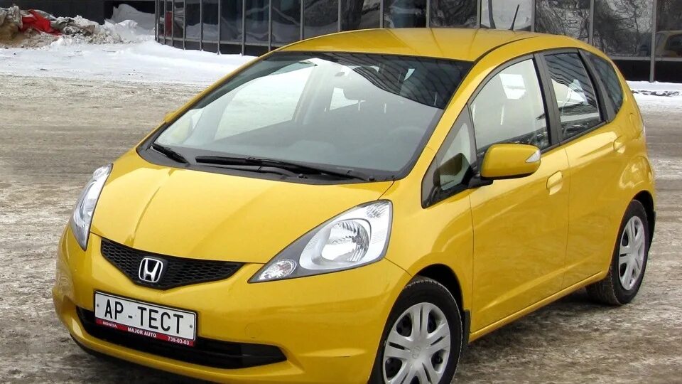 Honda Jazz желтый. Хонда фит желтая. Hyundai Jazz желтая. Жёлтая Honda краска. Honda желтая